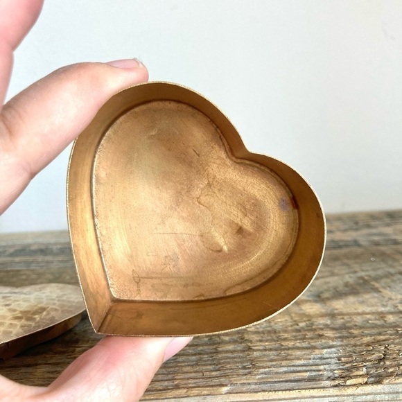 Brass heart trinket box - Picture 6 of 7